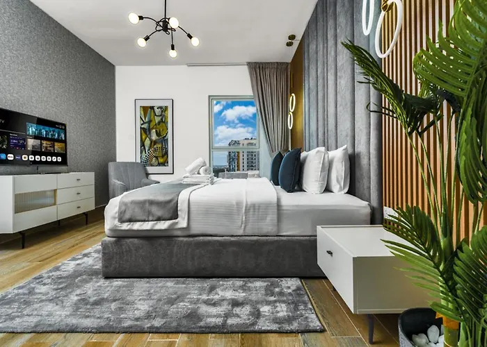 Abu Dhabi Premier Apt -Steps To Ferrari World & Yas Mall
