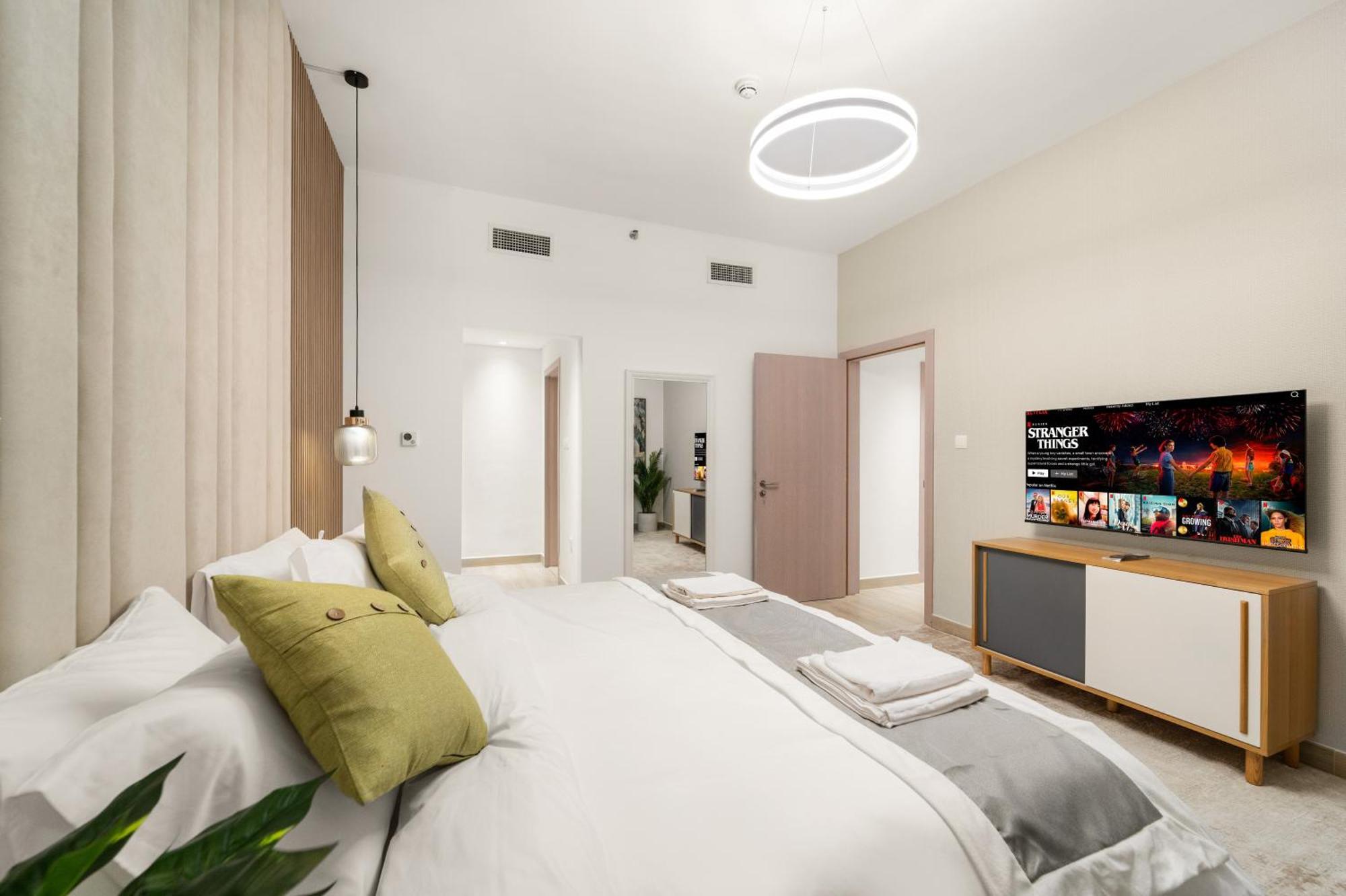 Apartment Premier -steps To Ferrari World & Yas Mall