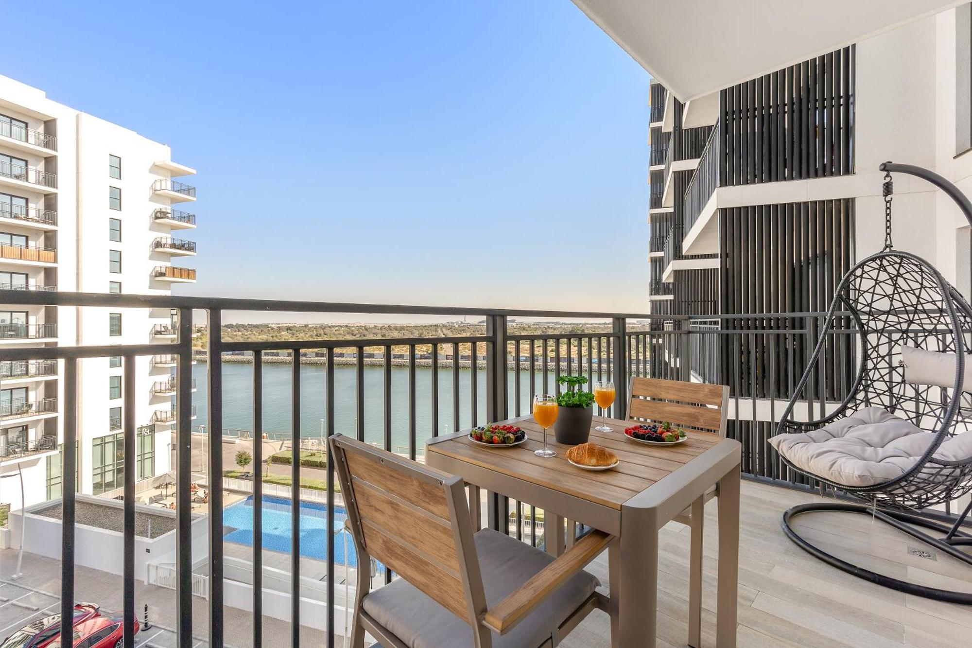 Premier -steps To Ferrari World & Yas Mall Apartment