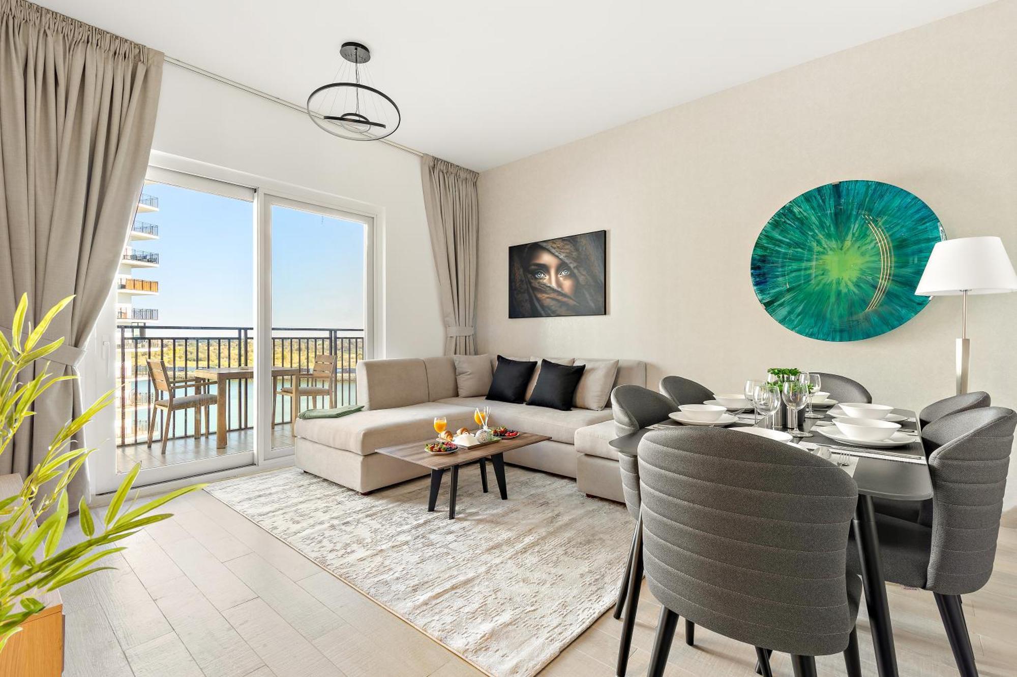 Premier -steps To Ferrari World & Yas Mall Apartment