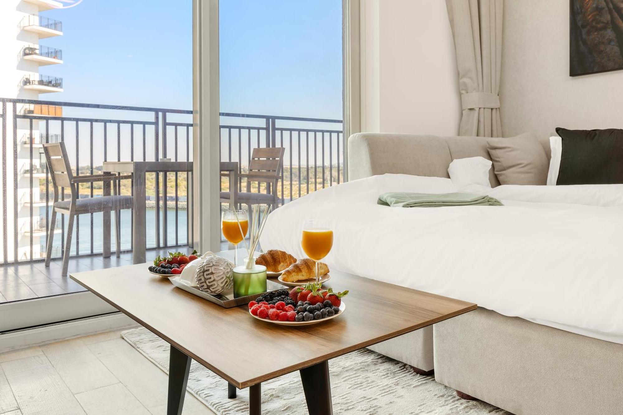Premier -steps To Ferrari World & Yas Mall Apartment *