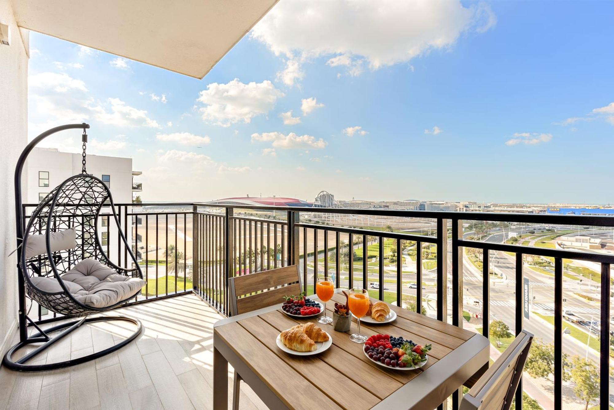 Premier -steps To Ferrari World & Yas Mall Apartment *